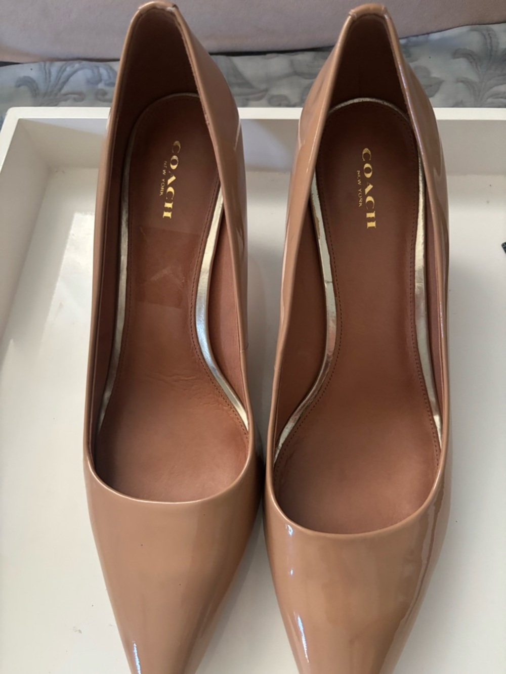 COACH Women's Nude Patent Leather Pointed-Toe Classis Pumps size 11 /wide